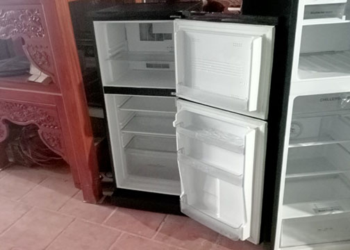 bán thanh lý tủ lạnh Aqua 130 lít mới xài 5 tháng giá rẻ